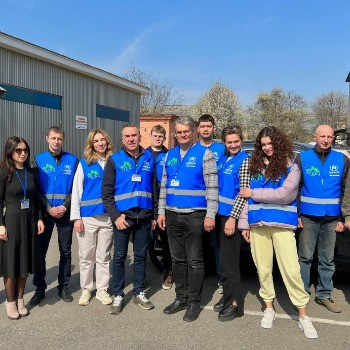 Волонтери NEEKA допомагають постраждалим від війни в Україні